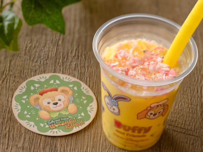 クッキー・アンのアップル・パンプキンミルク700円(C)Disney