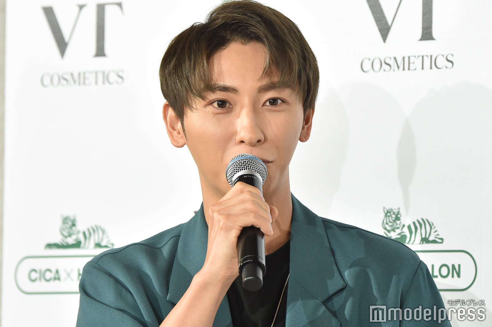 與真司郎（C）モデルプレス