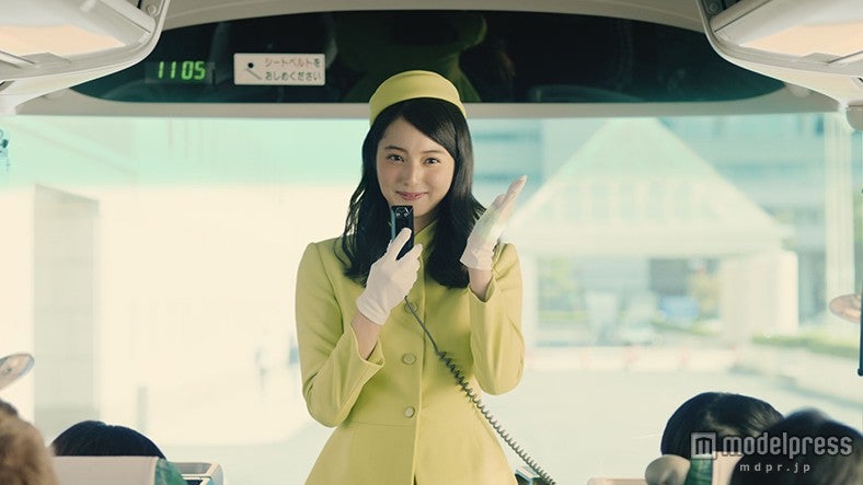 佐々木希／新CM「ツアーガイド」篇より