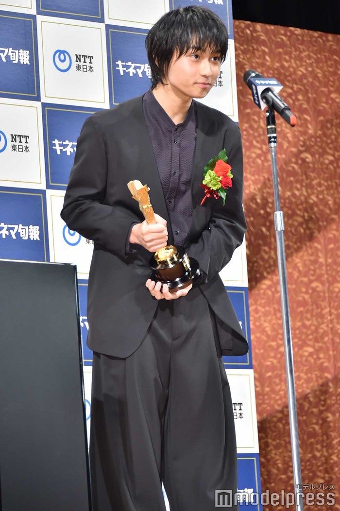 奥平大兼、デビュー作で新人男優賞 撮影時の実母への反抗期明かす「親孝行できた」<第94回キネマ旬報ベスト・テン>