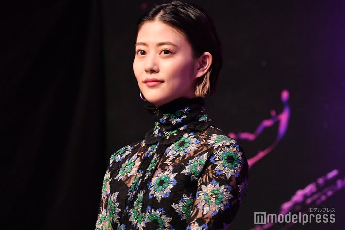 高畑充希 インナーカラーボブのアレンジに注目 唯一無二のヘアメイク ファッションが オシャレ 真似したい と話題 モデルプレス 高畑充希 インナーカラーボブのアレンジに注目 唯一無二のヘアメイク ファッションが オシャレ 真似したい と話題 モデルプレス