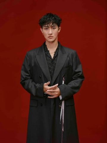 Snow Man・岩本照 「皆さまを時空旅行にお連れします」 ミュージカル「タイムトラベラーズ・ワイフ」主演