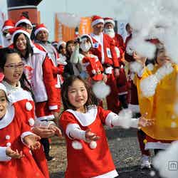 雪に見立てた泡が飛び出しホワイトクリスマス気分/画像提供:一般社団法人TAMA RUNNERS