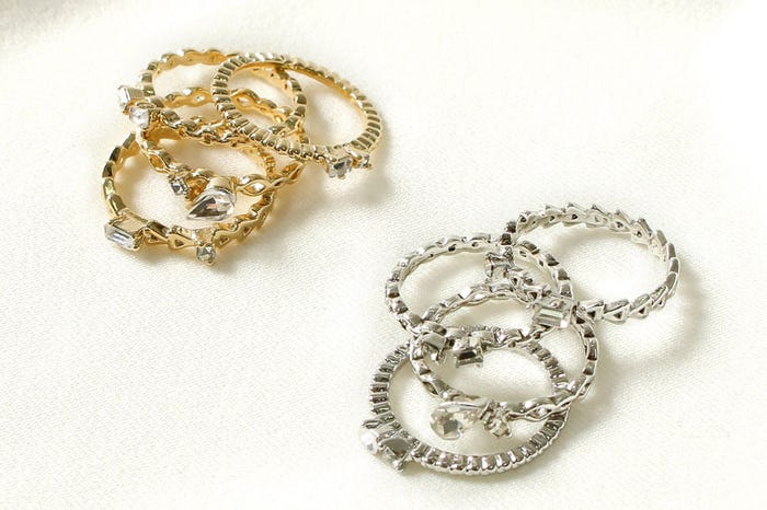 ティアドロップデザイン4連セットリング「salus」1,490円(税込)