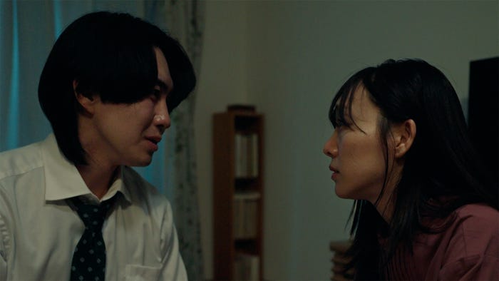 小園凌央、須田亜香里「あの時の恋をもう一度」場面写真(C)DMMショート