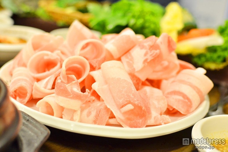 くるっと巻き上がった三枚肉が特徴