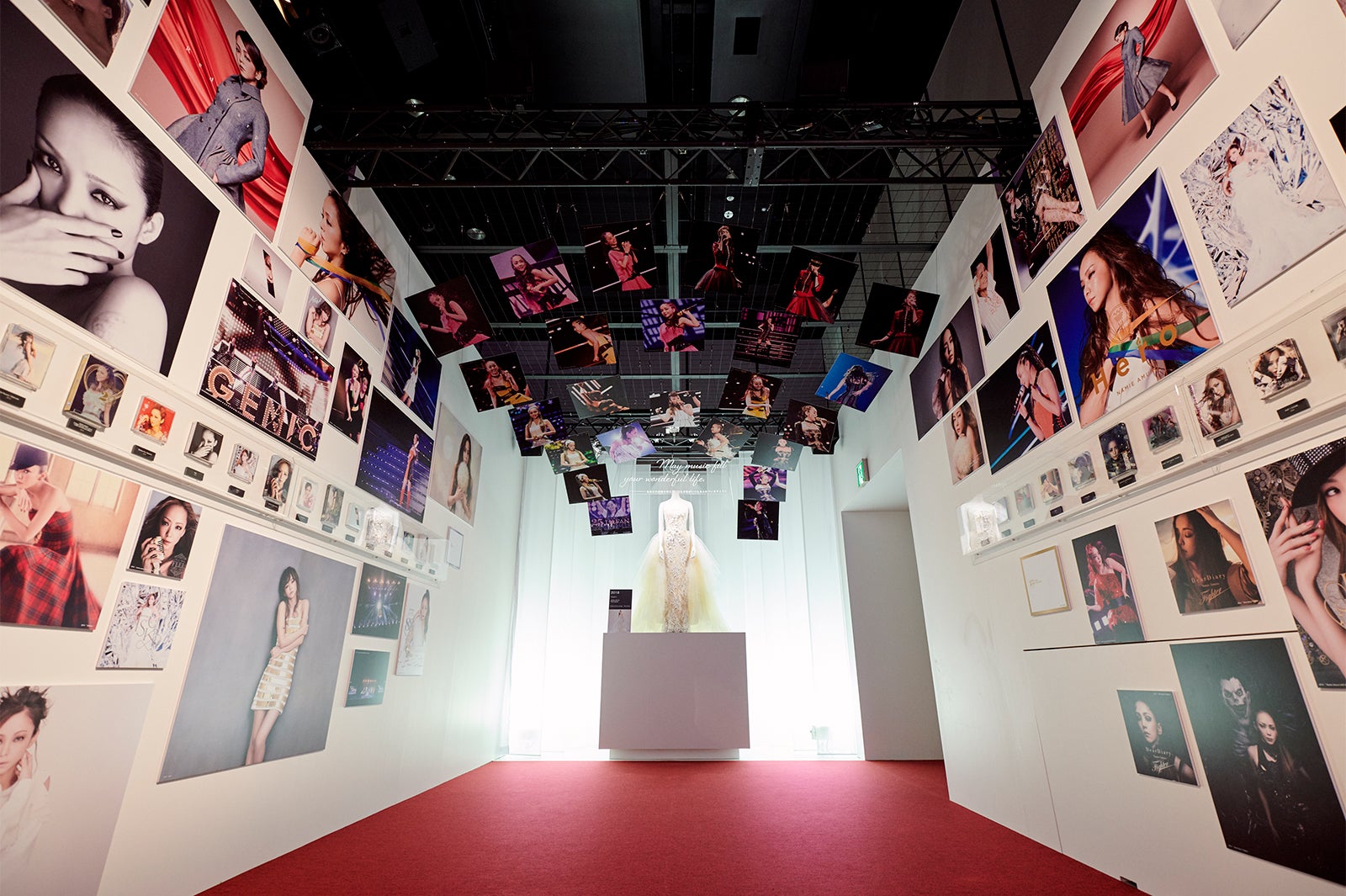 安室奈美恵、25年間の軌跡を辿る空間が渋谷に出現、ファン感涙の展示 