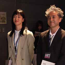 （左から）入江法子、ムロツヨシ「うちの弁護士は手がかかる」第9話より（C）フジテレビ
