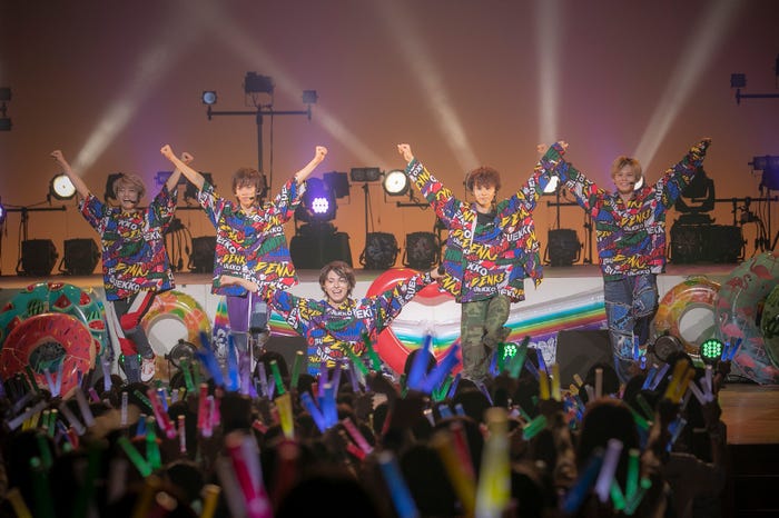 超特急(撮影:米山三郎、深野輝美)