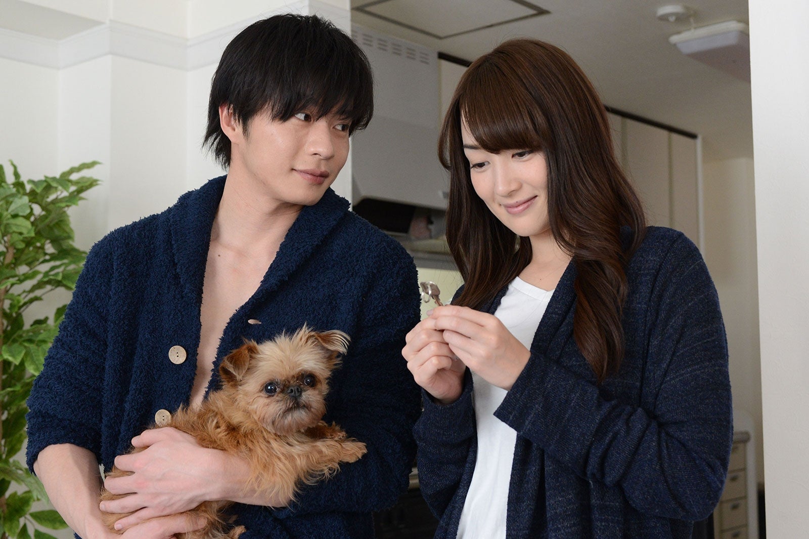 田中圭、高梨臨（画像提供：読売テレビ）