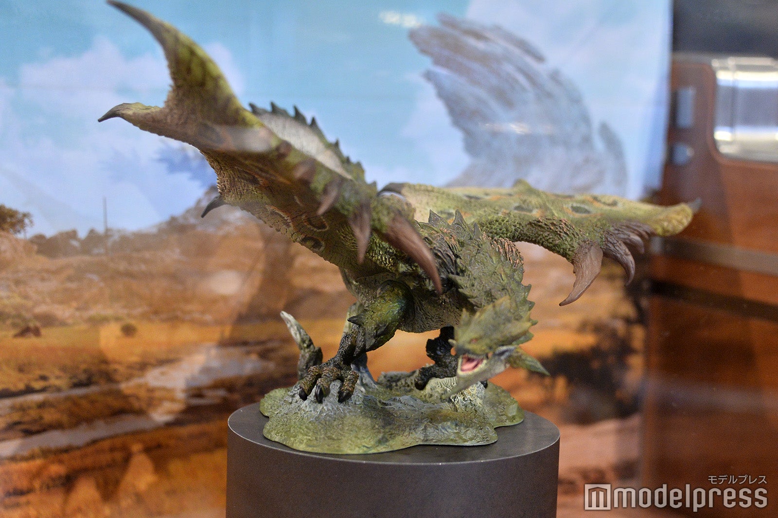 （C）モデルプレス