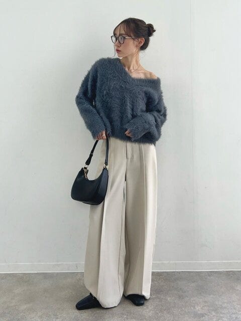 シンプルコーデ 2025大人女性ふわもこシャギーニットシンプルコーデ