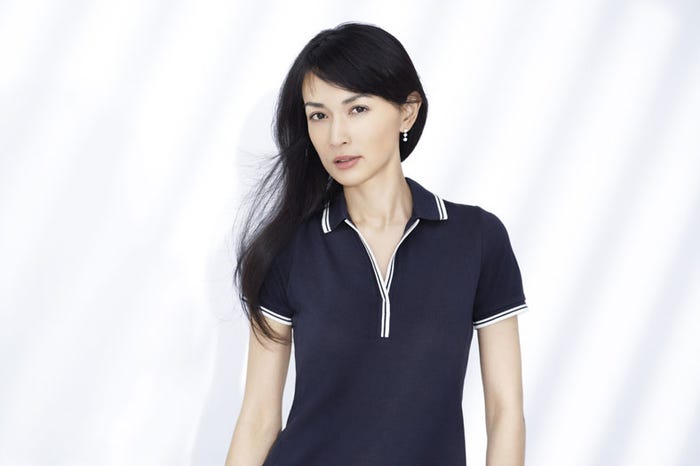 長谷川京子(UVカットポロワンピース着用)