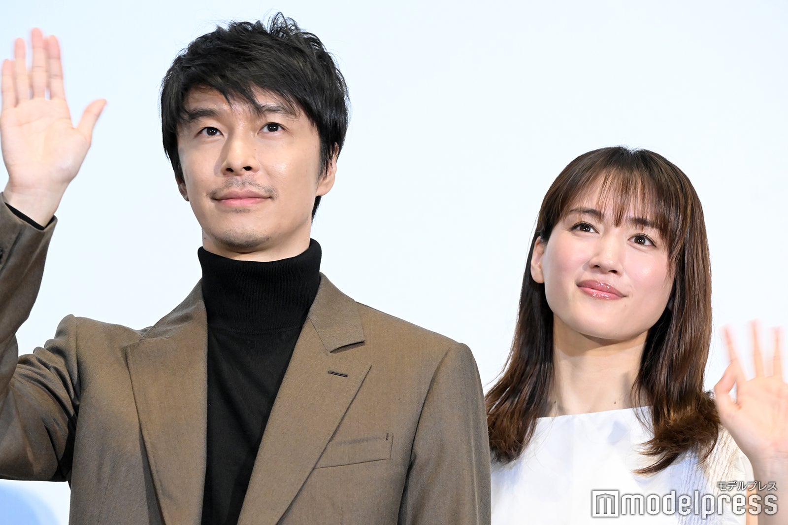 長谷川博己、綾瀬はるか（C）モデルプレス