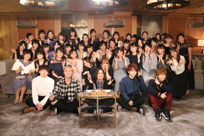 Da-iCE/記念撮影の様子(提供写真)