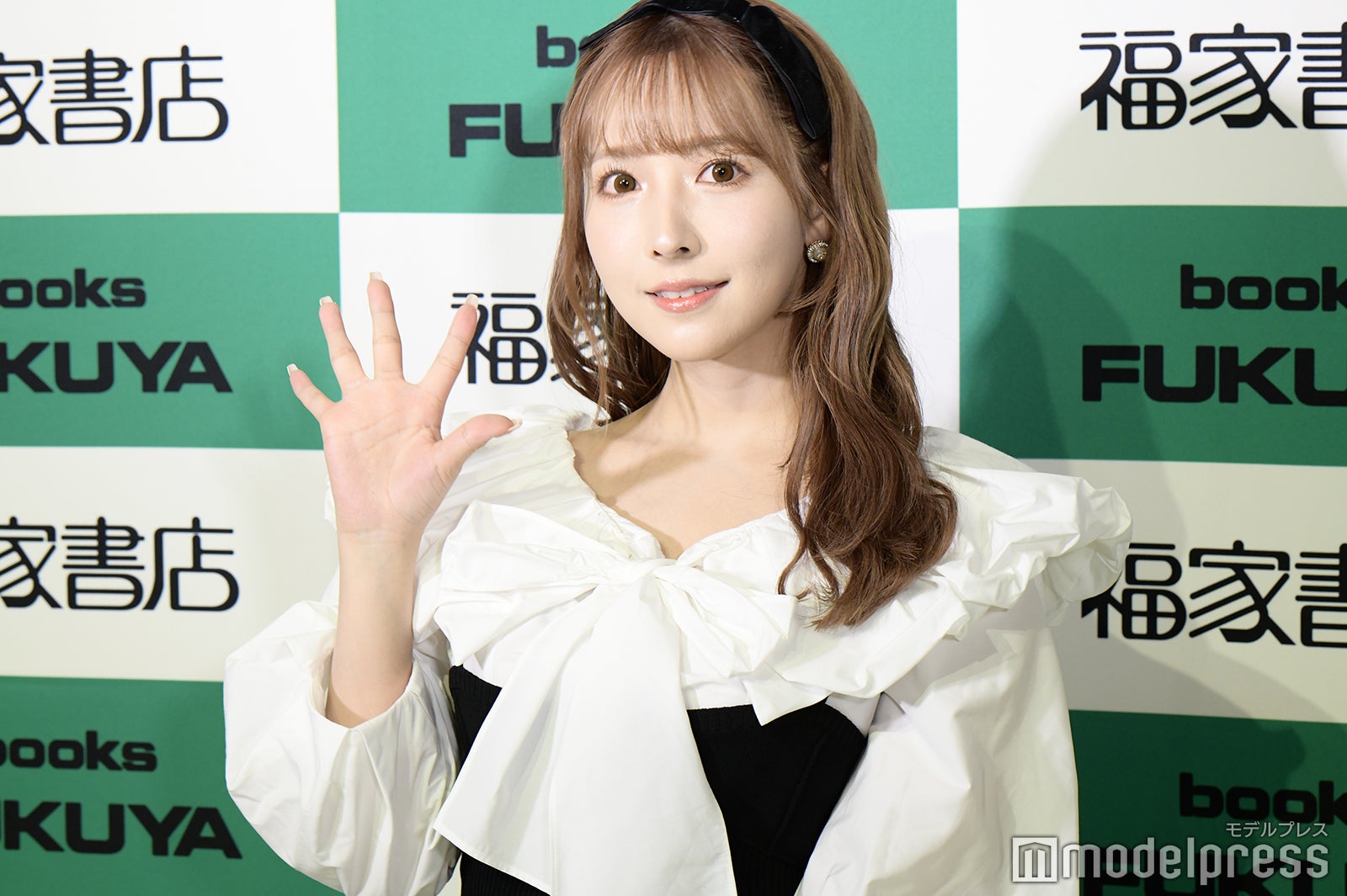 三上悠亜（C）モデルプレス