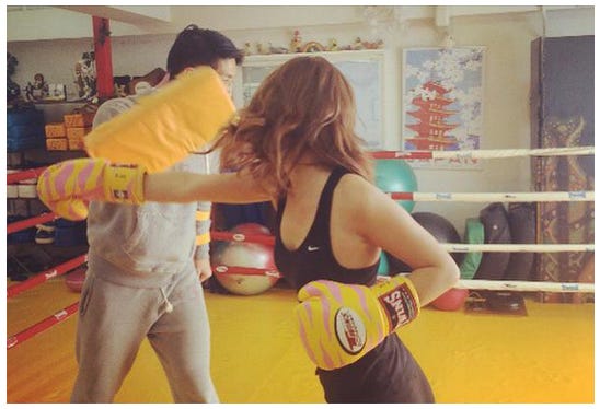 ダレノガレ明美、激しいボクシング姿も美しい 本格トレーニングを公開/Twitterより