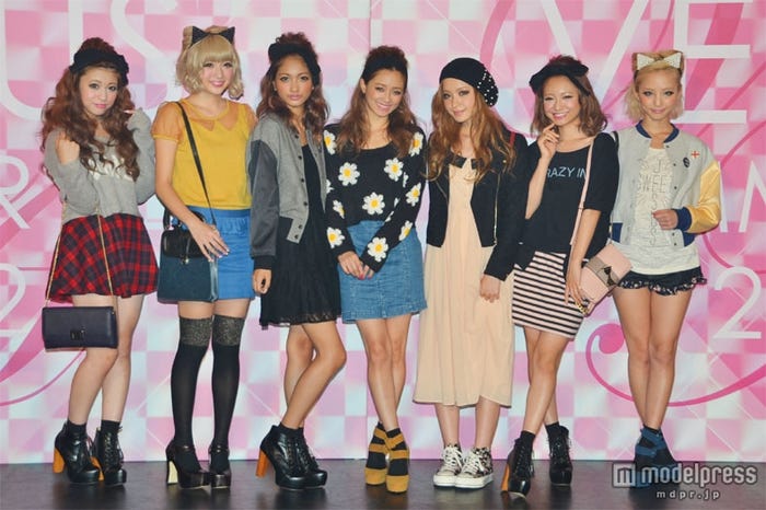 左から:大澤玲美、斉藤夏海、安井レイ、宮城舞、中北成美、みずきてぃ、武田静加