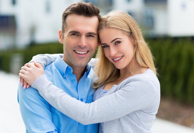 力いっぱい抱きしめて 女性が ハグしたい と思う瞬間って モデルプレス