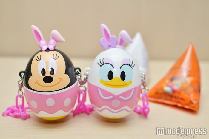 カラフルチョコレート、ミニスナックケース付き各 ¥780(C)モデルプレス