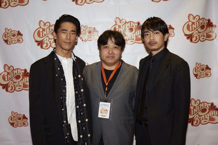 (左から)小林直己、錦織良成監督、青柳翔