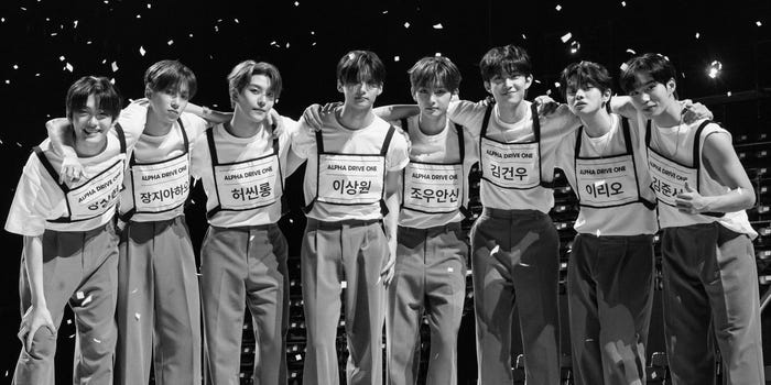 ボイプラ2」から誕生「ALPHA DRIVE ONE」初の8人集合ショット公開に反響「全員ビジュ担」「奇跡のグループ」 - モデルプレス