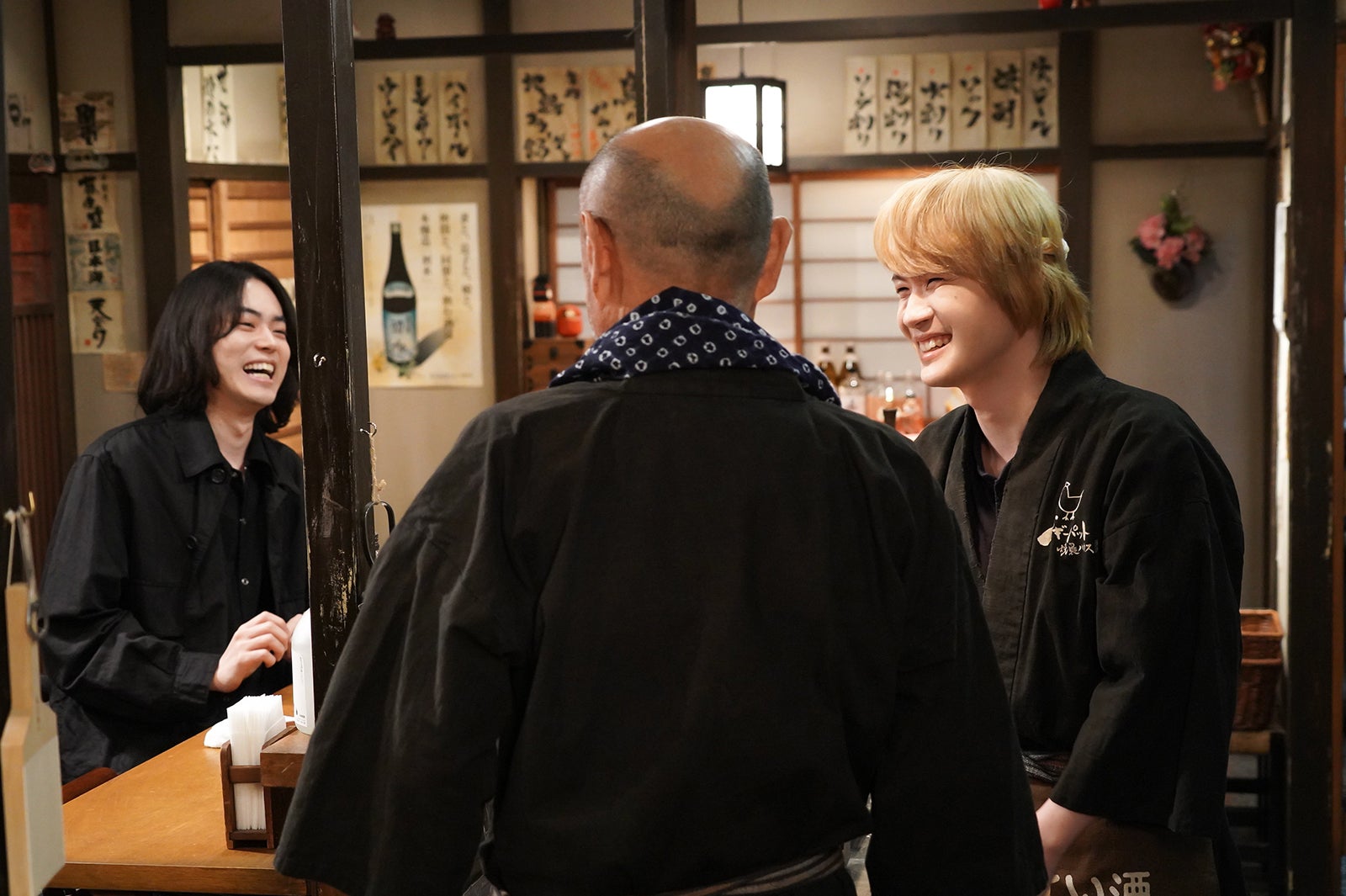 菅田将暉、伊武雅刀、神木隆之介 「コントが始まる」第6話より（C）日本テレビ