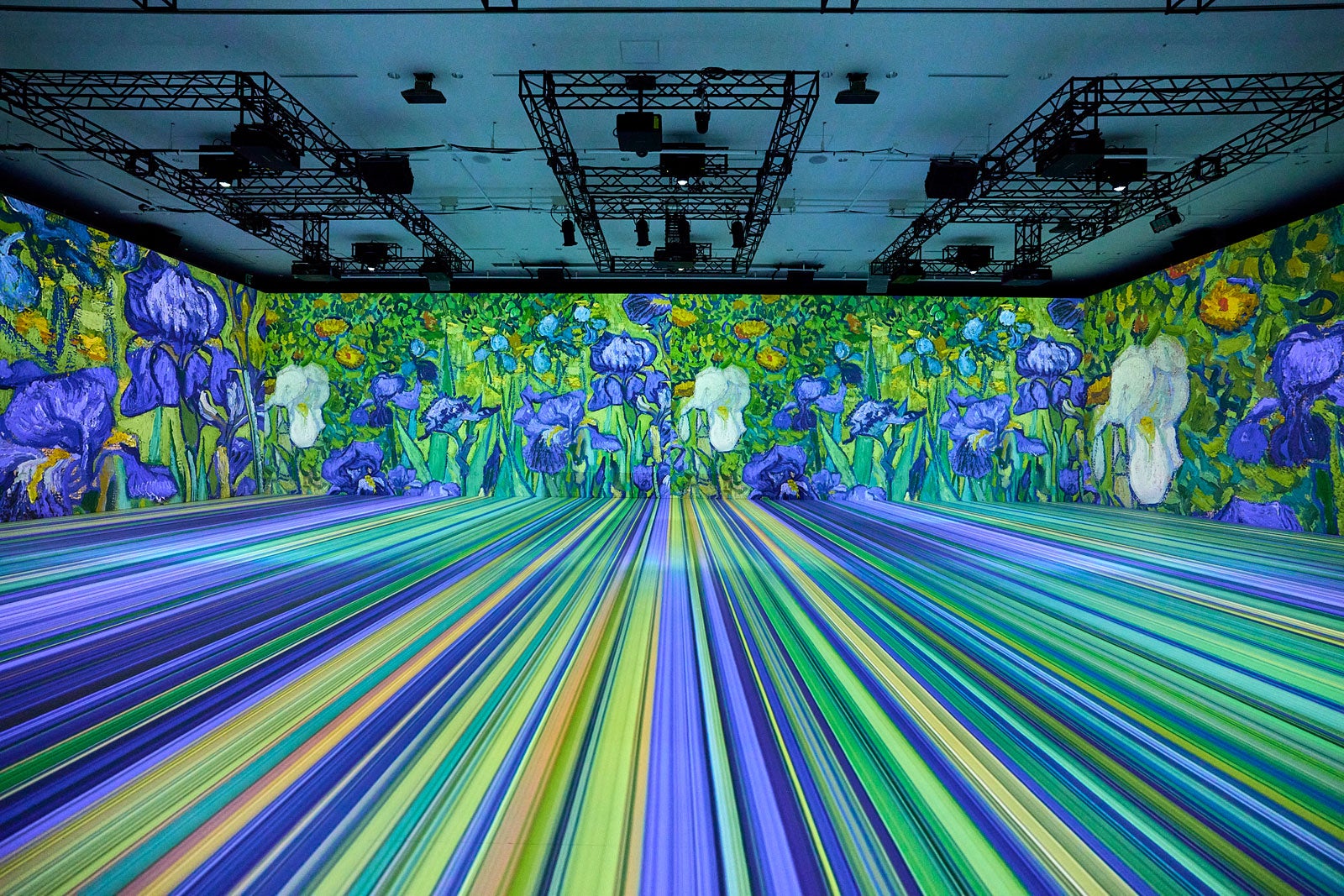 「Immersive Museum TOKYO vol.3 印象派と浮世絵 〜ゴッホと北斎、モネと広重〜」会場空画（提供写真）