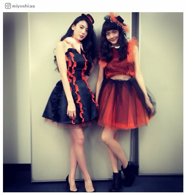 （左から）三吉彩花、松井愛莉／三吉彩花Instagramより