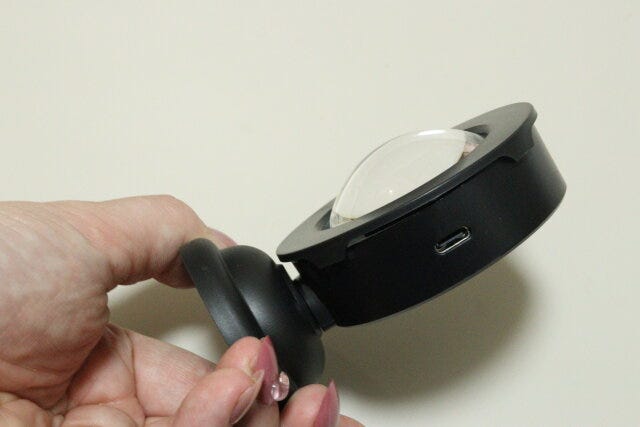 ダイソーの三日月ライトはUSB