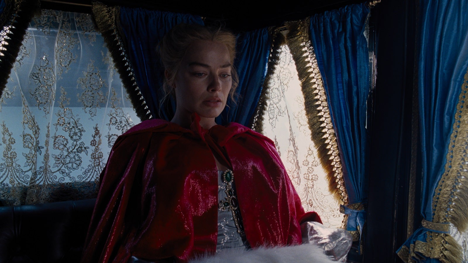 『嵐が丘』より（C）2026 Warner Bros. Entertainment Inc. All Rights Reserved.