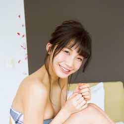 モデルプレス - “リアル峰不二子”小倉優香、ふっくらバストこぼれるバンドゥビキニ姿にうっとり