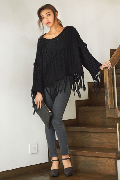 裾フリンジニットトップス「Re:EDIT by GALSTAR」2,898円（税込）／画像提供：Re:EDIT by GALSTAR