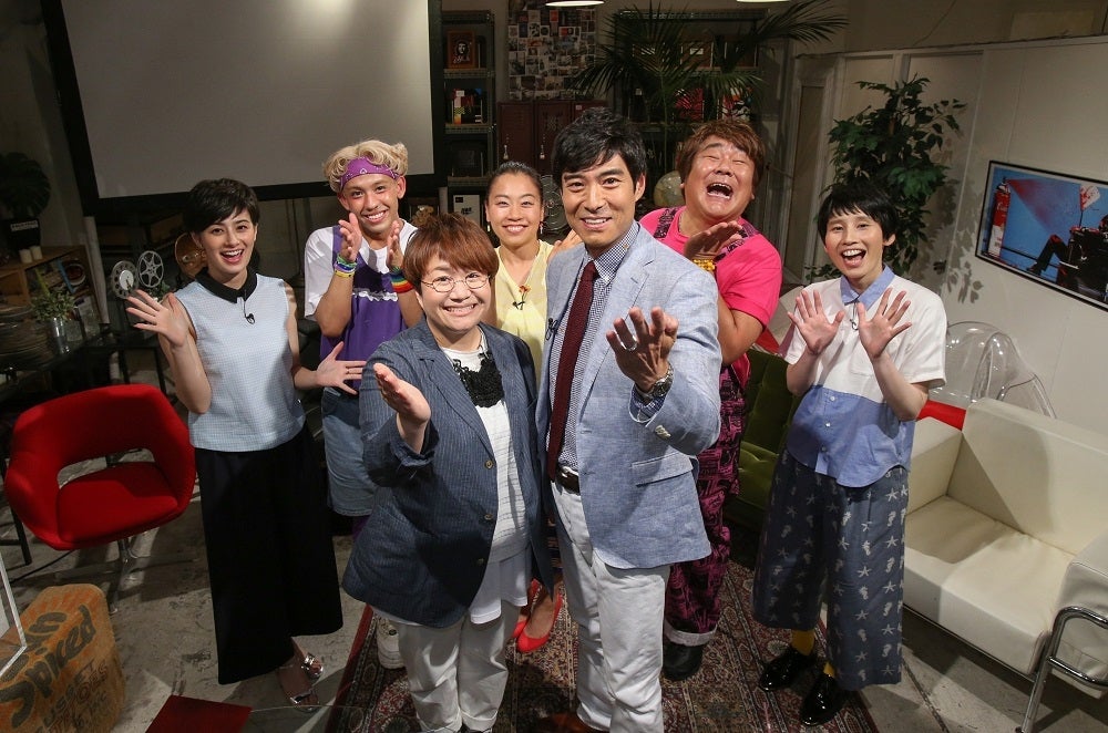 （前列左から）近藤春菜、高嶋政宏（後列左から）ホラン千秋、りゅうちぇる、いとうあさこ、石塚英彦、箕輪はるか（画像提供：関西テレビ）