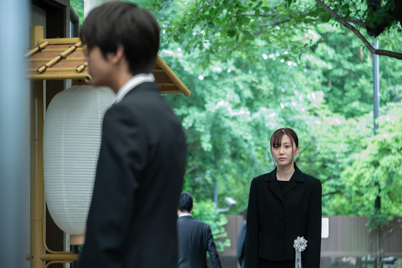 倉悠貴、三原羽衣「犬と屑」最終話より（C）朝賀庵／講談社／「犬と屑」製作委員会・MBS