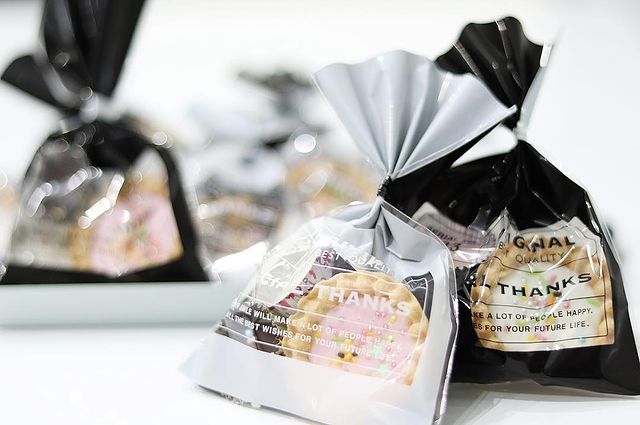 市販のお菓子をセンスよくラッピング 簡単 おしゃれな包み方アイデア モデルプレス 市販のお菓子をセンスよくラッピング 簡単 おしゃれな包み方アイデア モデルプレス