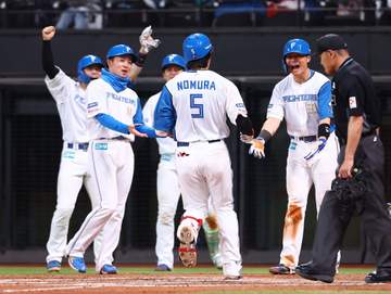 日本ハム清宮幸、開幕8戦連続安打「出ないよりは出る方が圧倒的にいい」 適時失策の守備は反省しきり「達がすごく頑張っていたのに…」