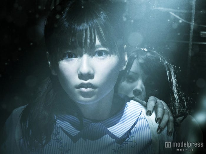 島崎遥香/劇中カット(C)2015『劇場霊』製作委員会