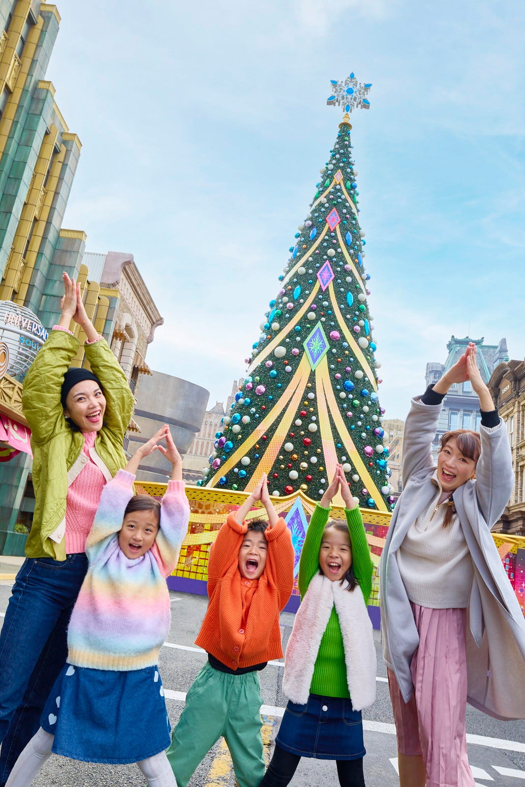 USJ、冬のシンボル「NO LIMIT! パーティ・ツリー」今年でフィナーレ