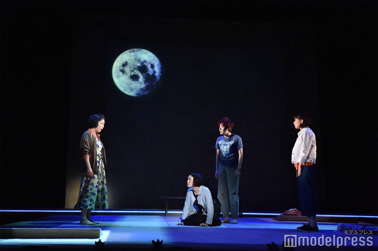 舞台の様子 （C）モデルプレス