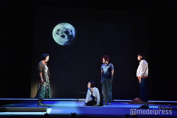 舞台の様子 (C)モデルプレス