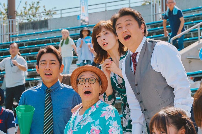 (左から)小泉孝太郎、小日向文世、明日香りお、吉田ウーロン太「下剋上球児」第4話より(C)TBSスパークル/TBS 撮影:LEN