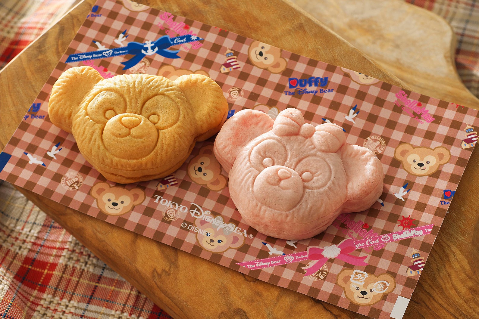 ハッピーフレンズ（チョコレート＆ブルーベリー）￥430／（C）Disney