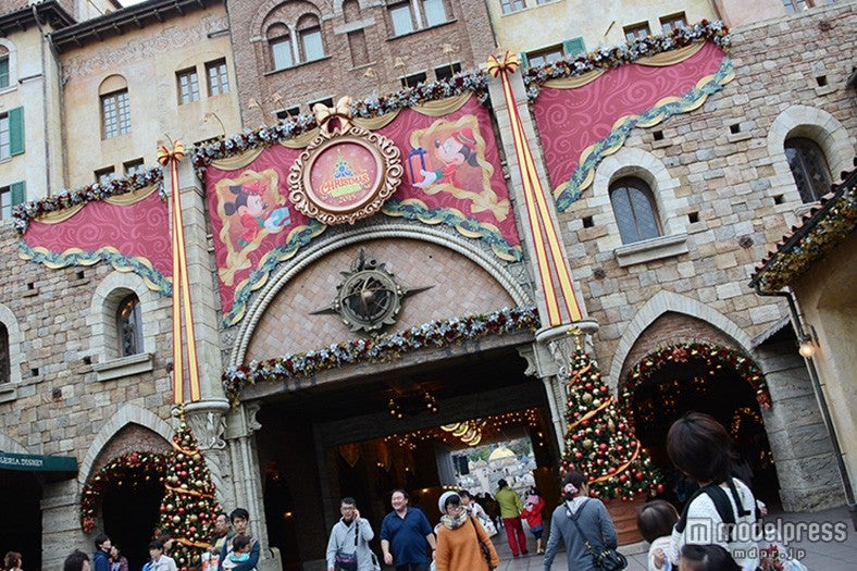 エントランス（昼）