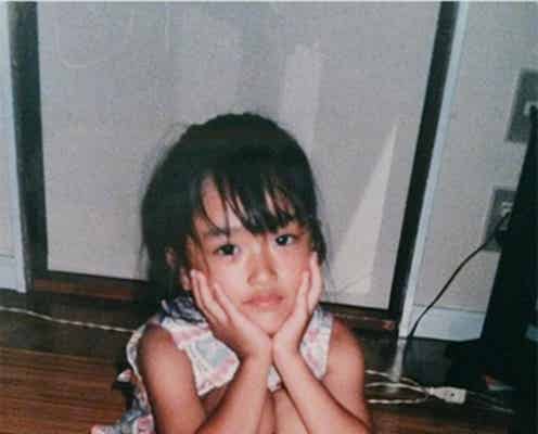 近藤千尋、幼少期の写真公開で「完成してる」「ちっちゃい頃からスタイル抜群」の声