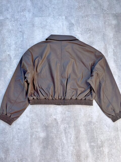 GUGIRLSフライトジャケット GUGIRLSフライトジャケットのダークブラウンの背面