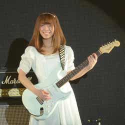 サポートギター