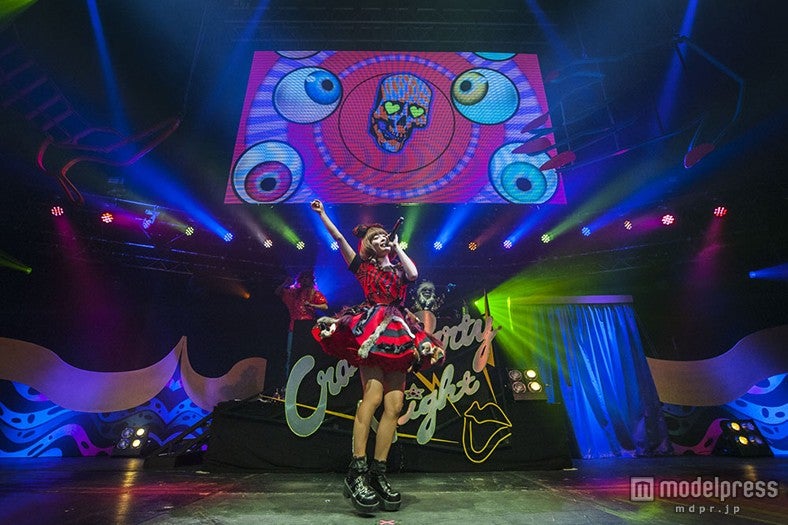 きゃりー、3度目のロンドン単独公演で観客2500人熱狂「また絶対来ます！」