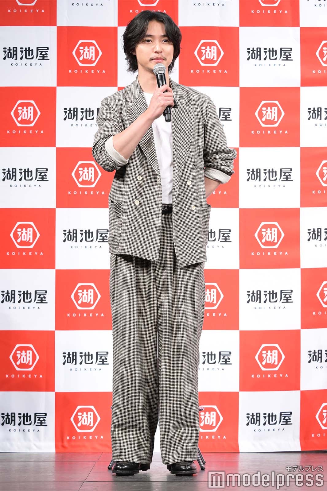 山崎賢人（C）モデルプレス