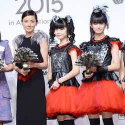 「VOGUE JAPAN Woman」を受賞した（左より）広瀬すず、吉田羊、BABYMETAL【モデルプレス】